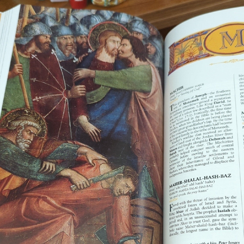 Reader's Digest Who's Who in the Bible Book - Picture 8 of 10